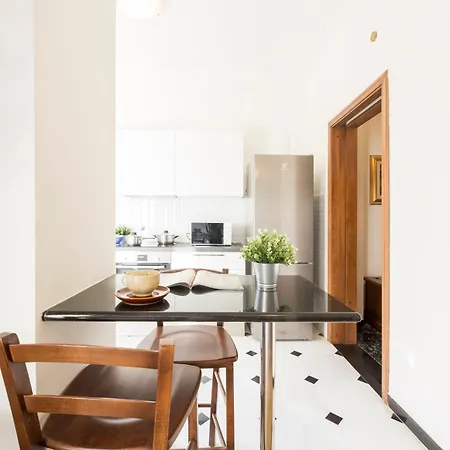 Casaviva - Elegant Trilo With Parking In * Genoa