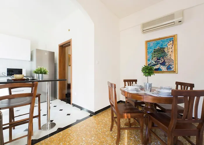 Apartment Casaviva - Elegant Trilo With Parking In Genoa